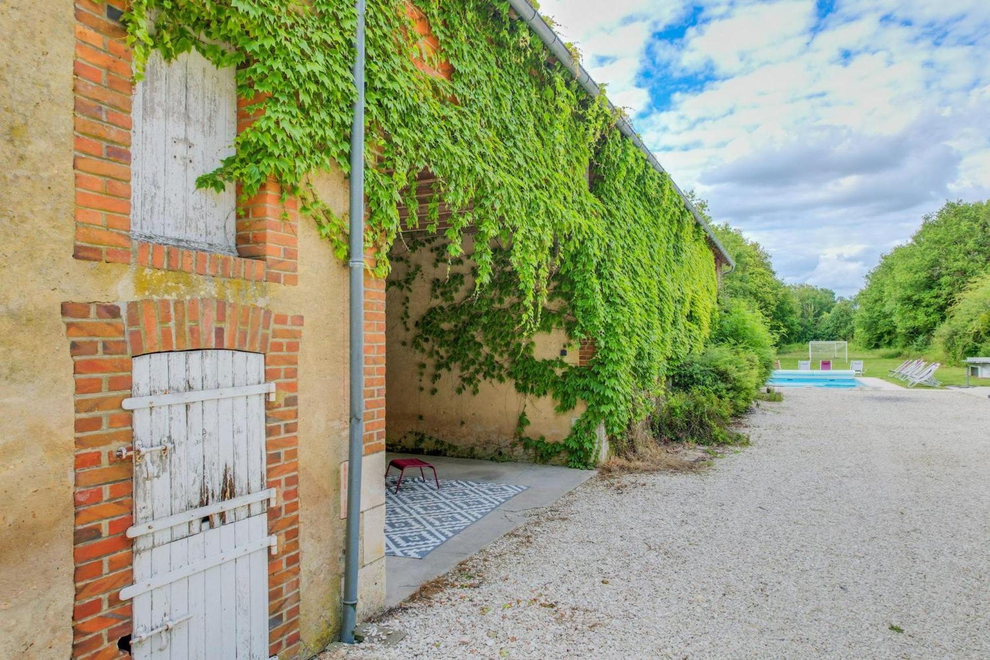 Crazy Villa Le Petit Belair 18 - Heated Pool - Foot - 2H Paris - 30P Aubigny-sur-Nère Exterior foto